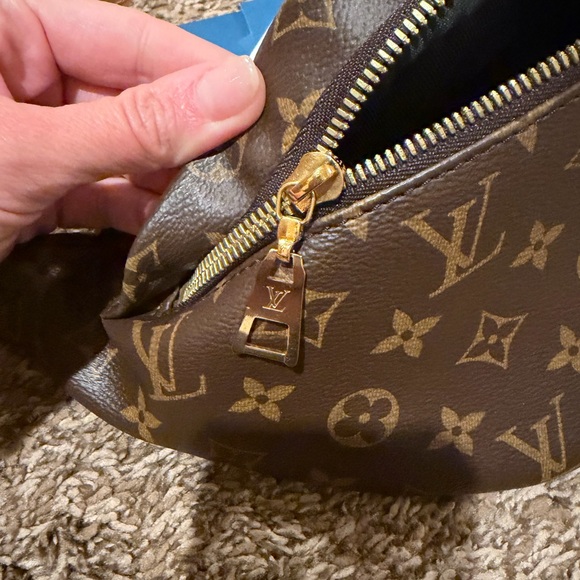 Pre-owned LV Bumbag - Excellent Condition - Picture 9 of 9